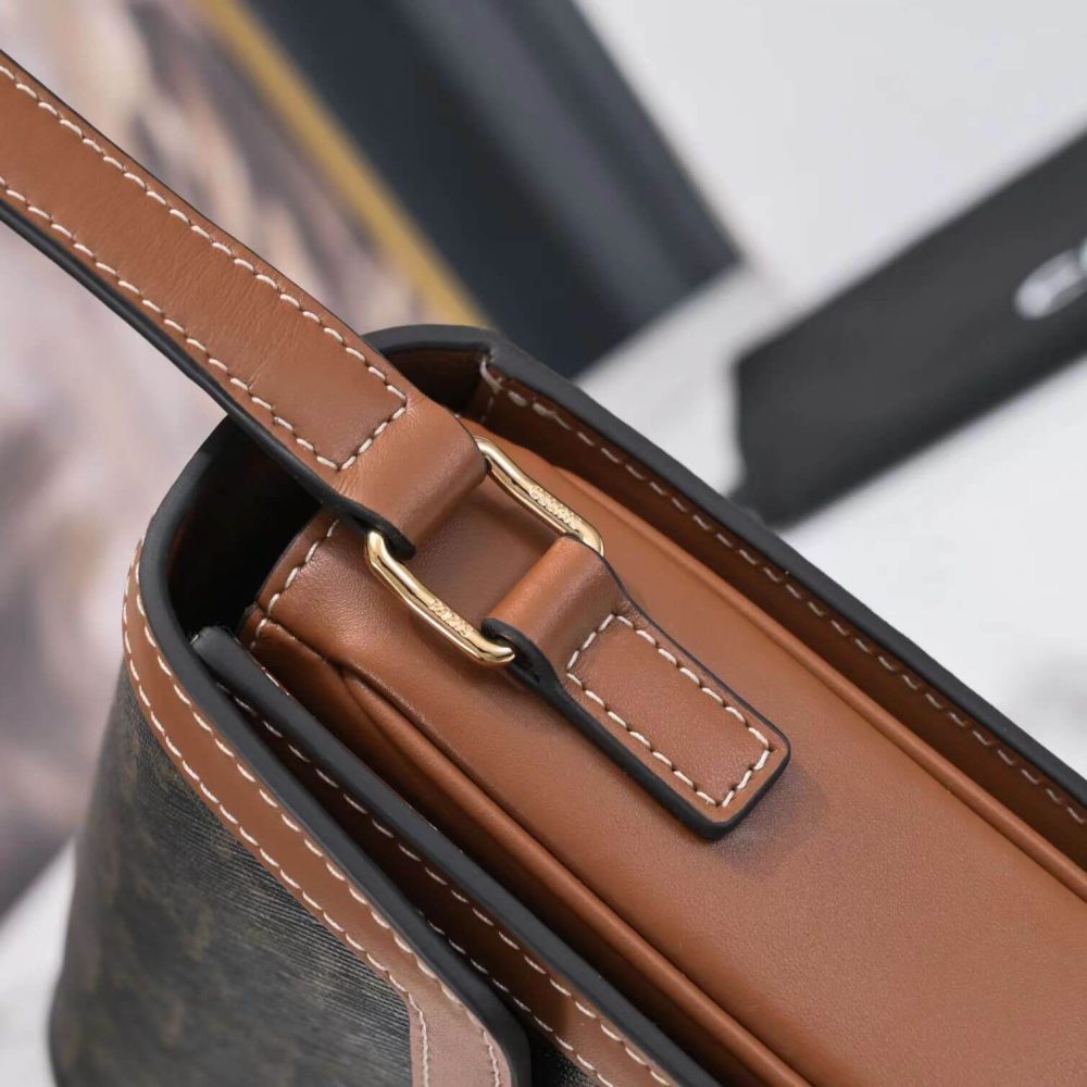 Teen Triomphe Bag in shiny calfskin