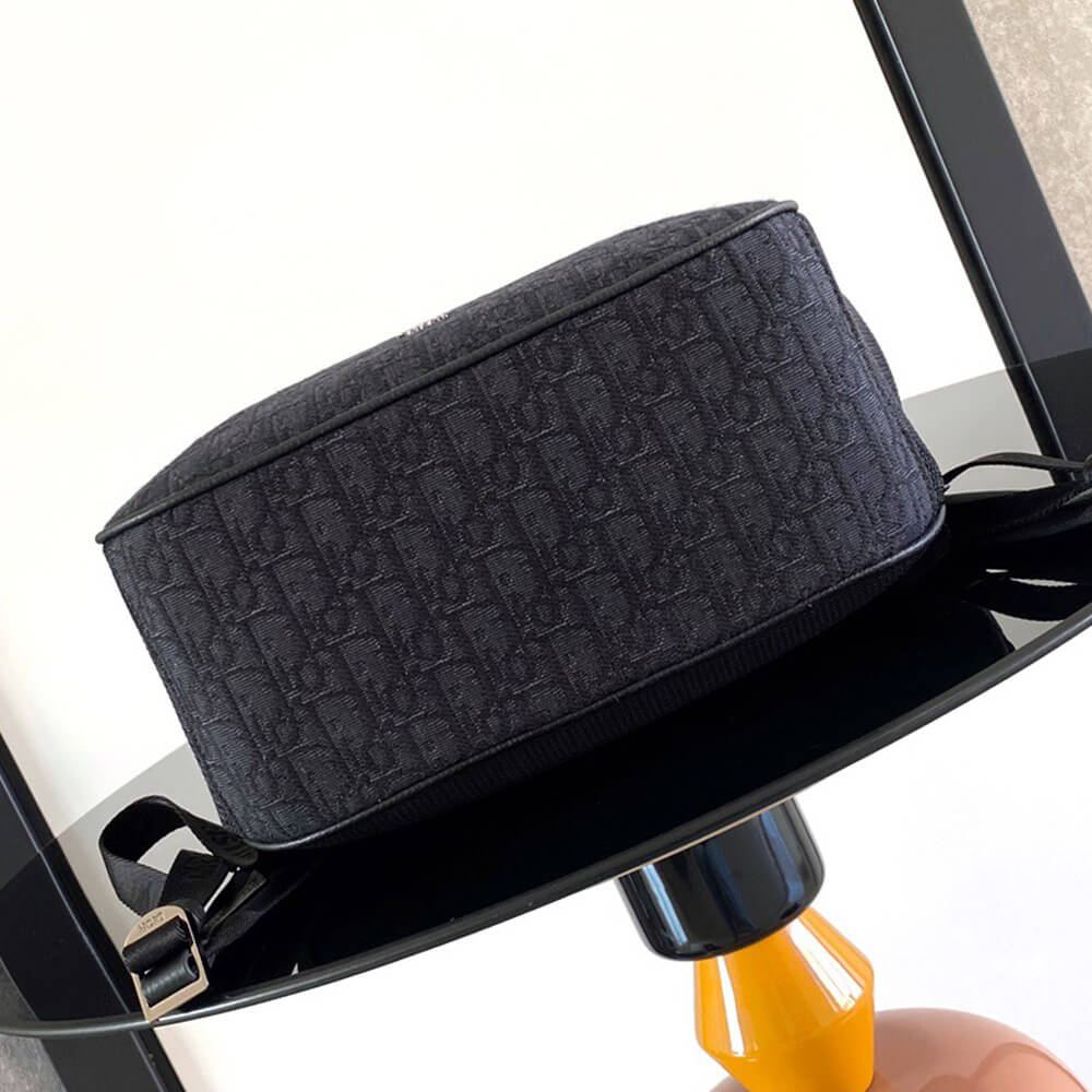 D*or 8 roll top backpack